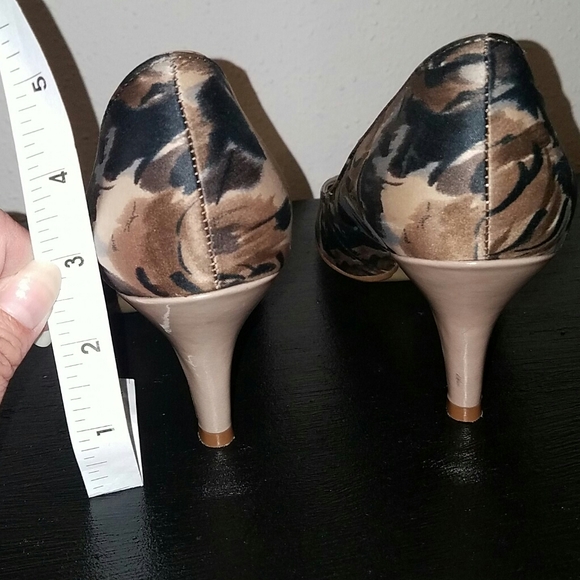 Bandolino Heels - Picture 5 of 5